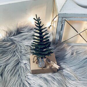 Bath and Body Works x White Barn Farmhouse Christmas Tree Wallflower Plug In
